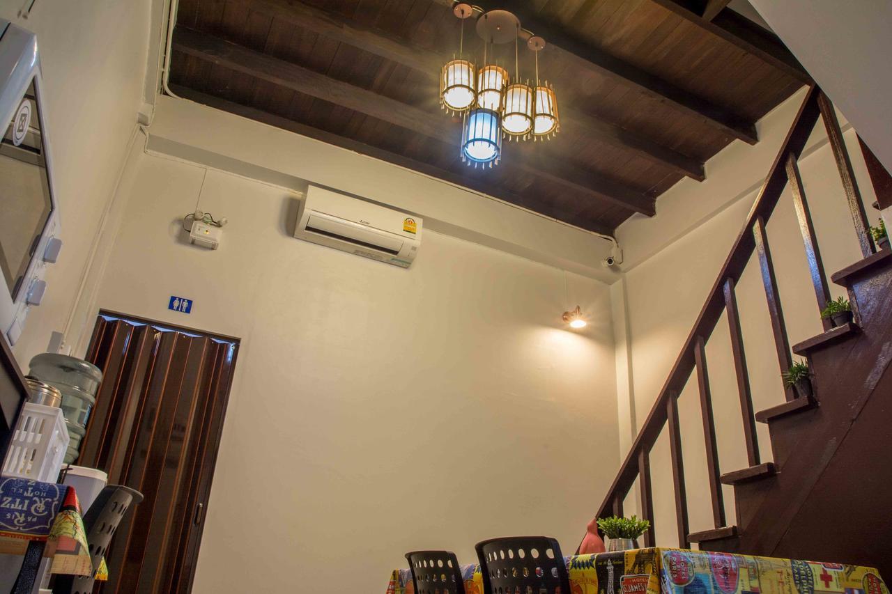 Traveller Hostel Chanthaburi (Adults Only) Bagian luar foto